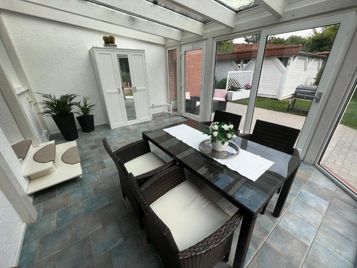 Familienfreundliche Ferienwohnung Mit Wintergarten Badow Kültér fotó