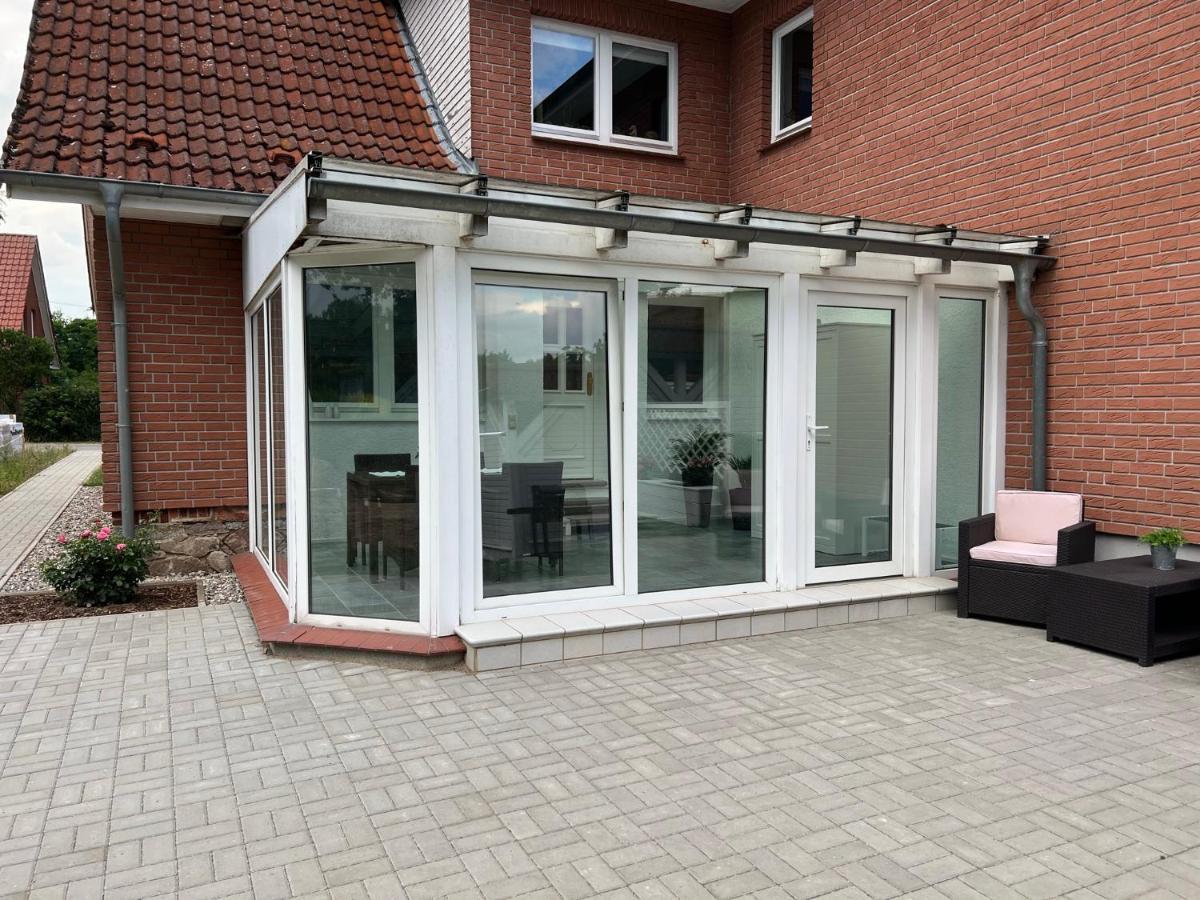 Familienfreundliche Ferienwohnung Mit Wintergarten Badow Kültér fotó