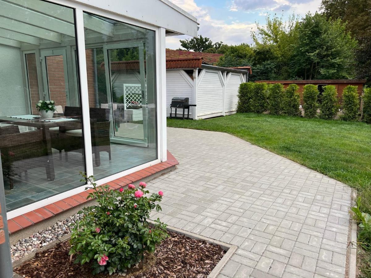 Familienfreundliche Ferienwohnung Mit Wintergarten Badow Kültér fotó